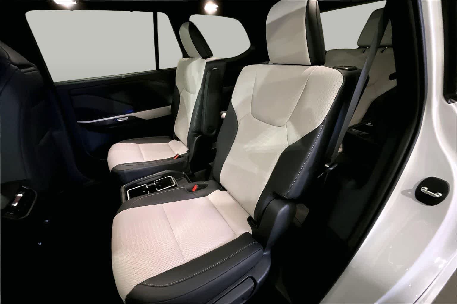 Used 2026 Wind Chill Pearl Lexus F SPORT Performance Premium image 19