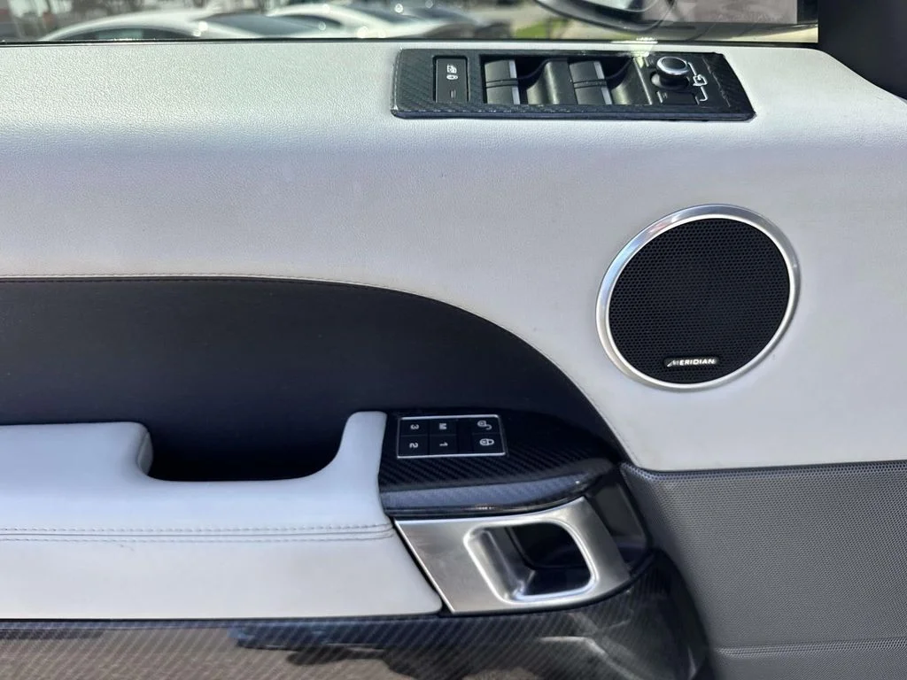 Used 2016 White Land Rover HSE Td6 image 20