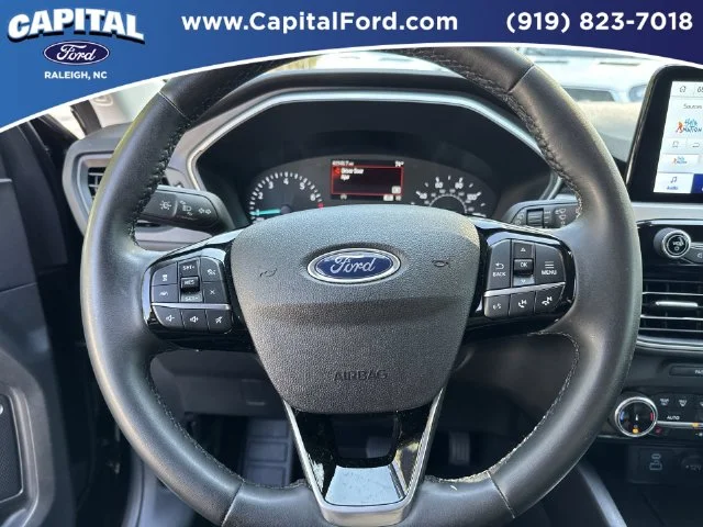 Used 2022 Black Ford SEL image 24