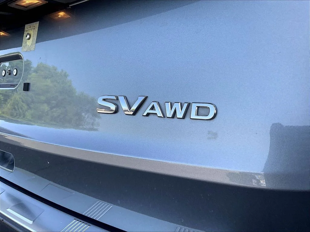 Used 2023 Gun Metallic Nissan SV image 27