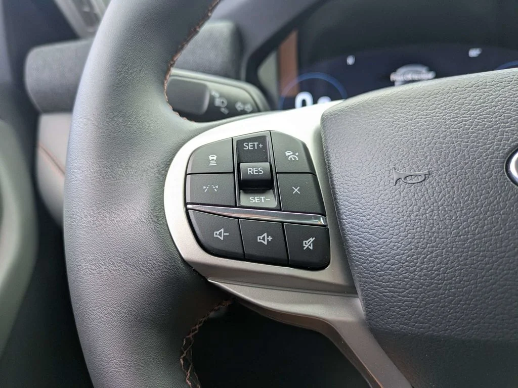 New 2026 Space White Metallic Ford Active image 30