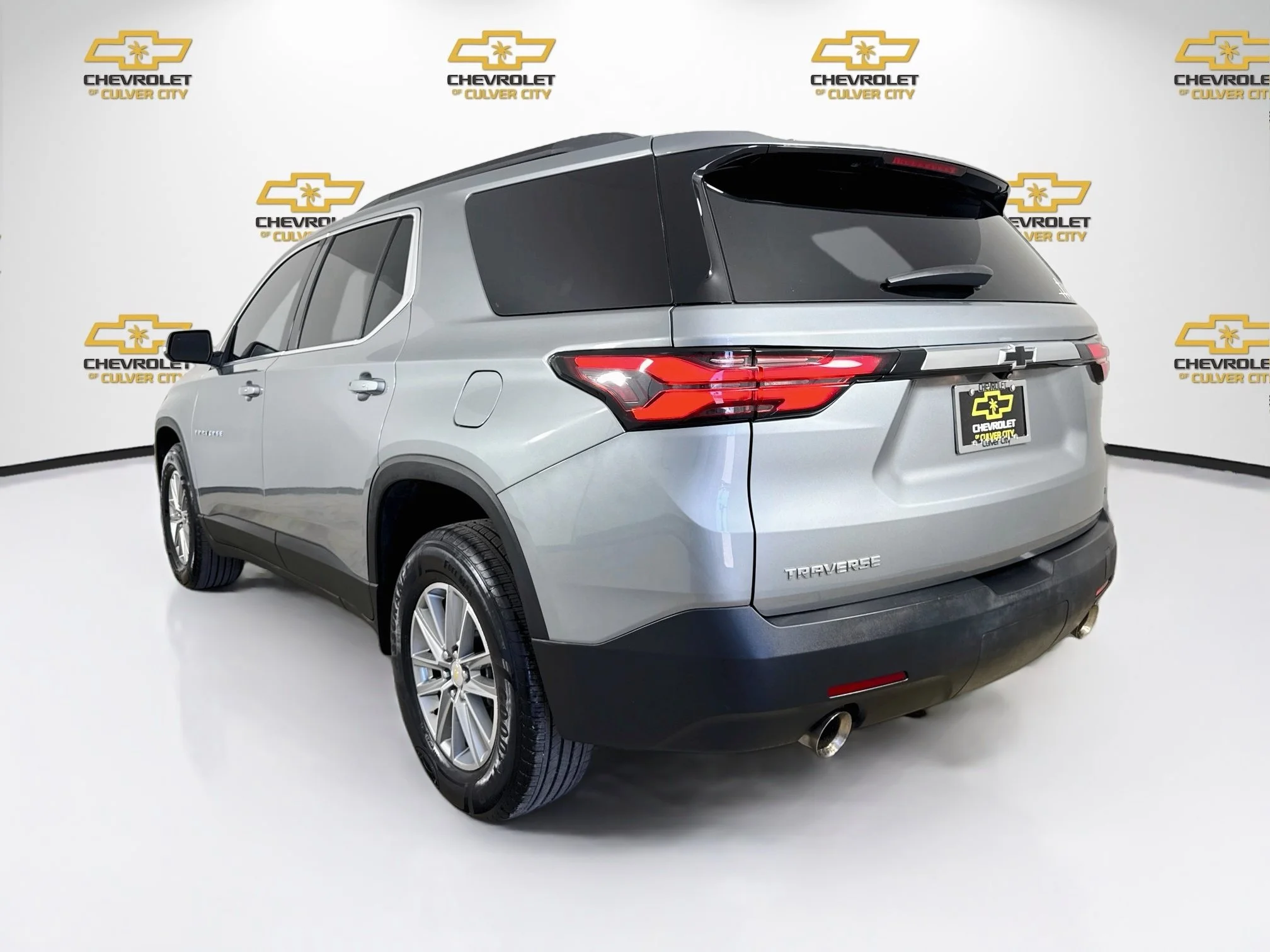Used 2023 Sterling Gray Metallic Chevrolet LT Cloth image 6