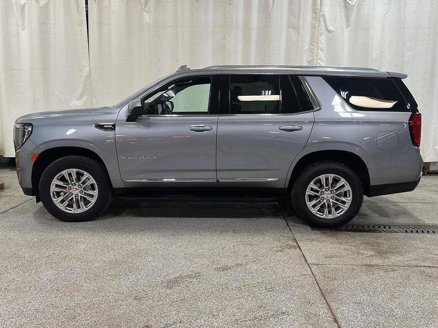 Used 2024 GMC Yukon SLT with VIN 1GKS2BKD5RR230869 for sale in Waconia, Minnesota