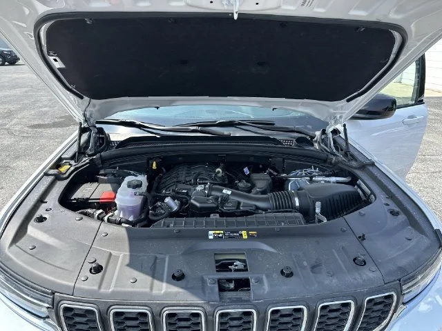 Used 2025 White Jeep Laredo X image 21