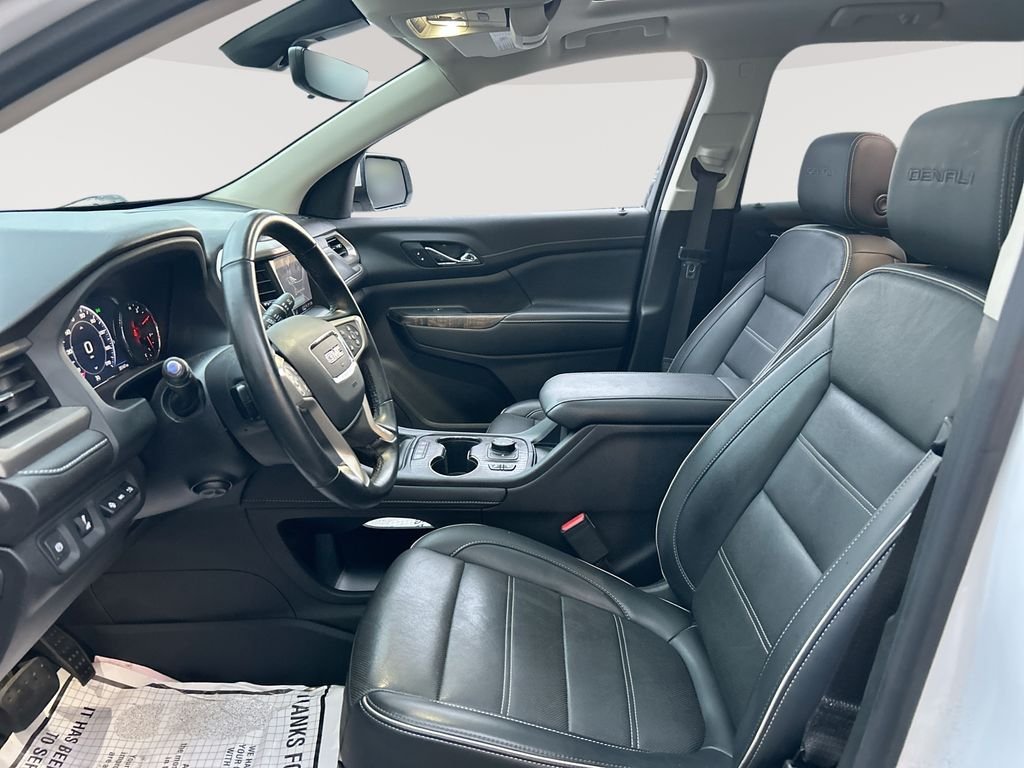 Used 2023 White GMC Denali image 24