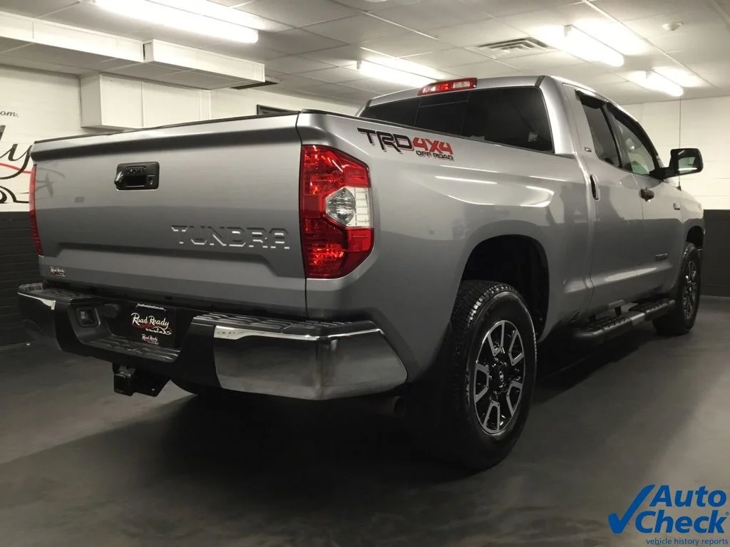 Used 2017 Silver Toyota SR5 image 10