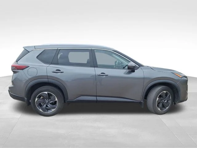 Used 2024 Gray Nissan SV image 9