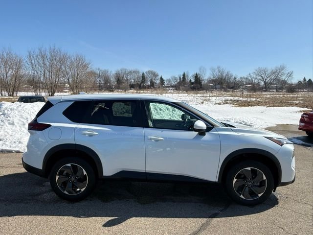 Used 2025 Nissan Rogue SV with VIN 5N1BT3BB8SC783100 for sale in Rochester, Minnesota