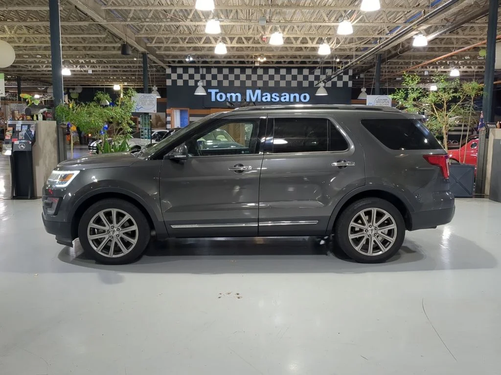 Used 2017 Gray Ford Limited image 11