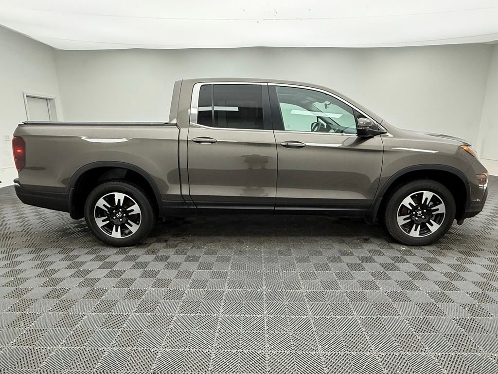 Used 2020 Pacific Pewter Metallic Honda RTL image 8