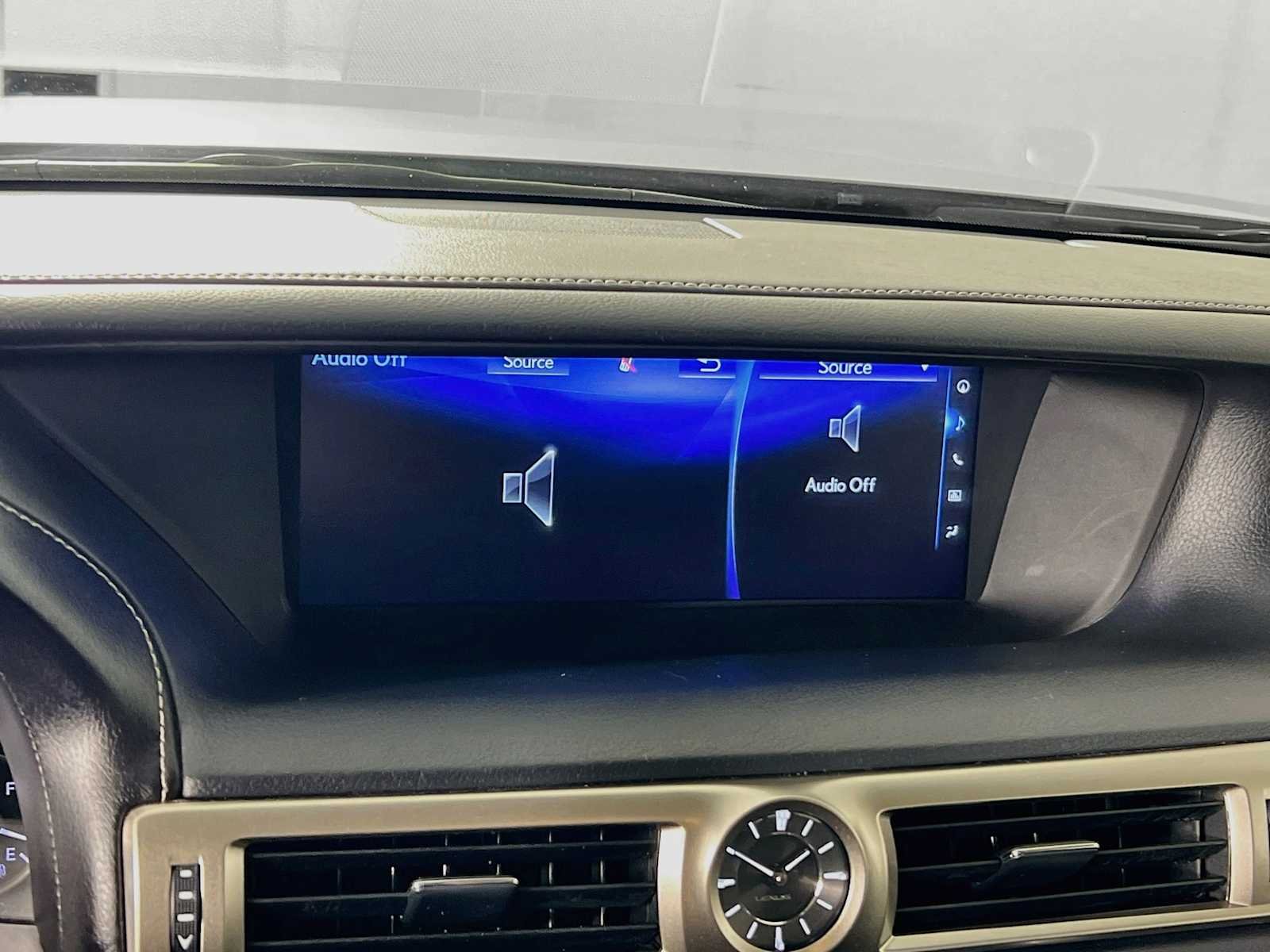 Used 2018 Atomic Silver Lexus  image 13