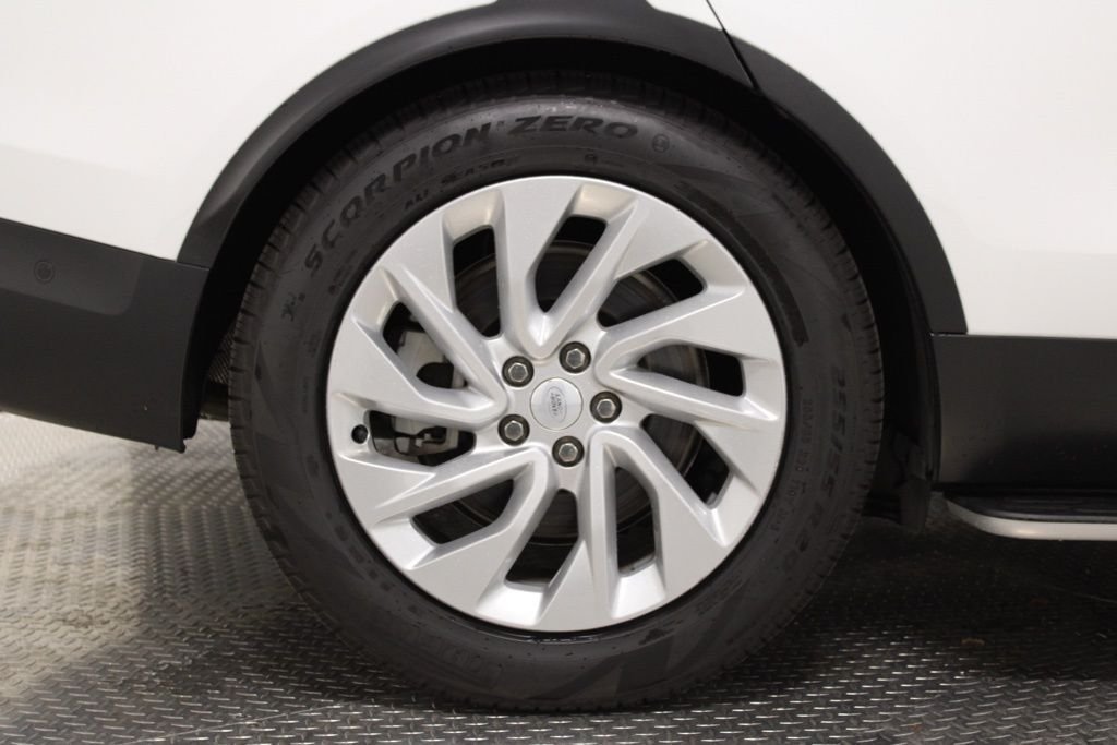 Used 2025 White Land Rover S image 20
