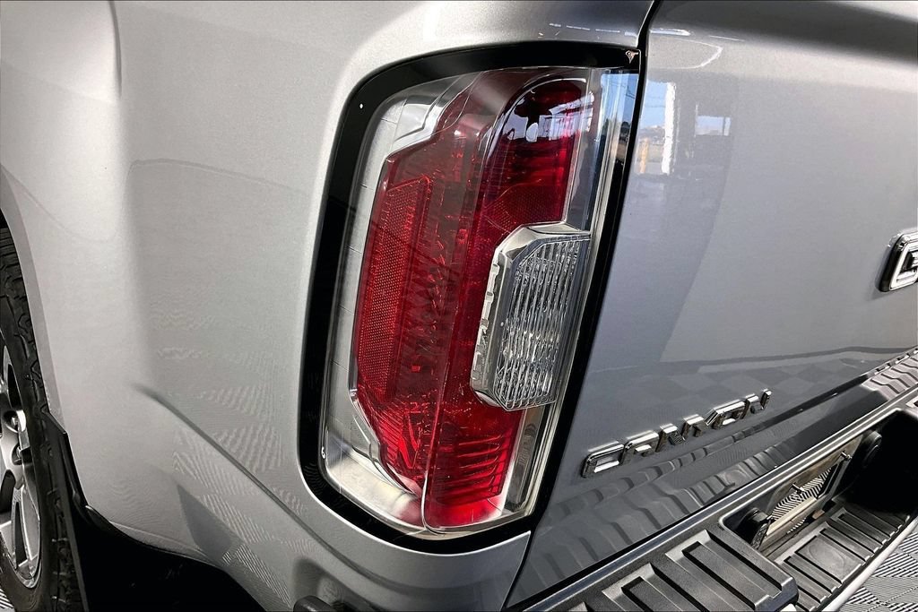 Used 2017 QUICKSILVER METALLIC GMC 4WD Denali image 19