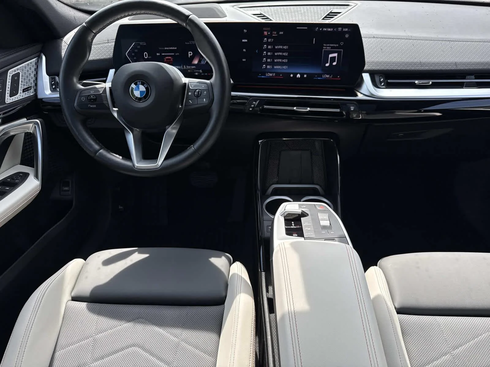 Used 2024 Vegas Red Metallic BMW xDrive28i image 17