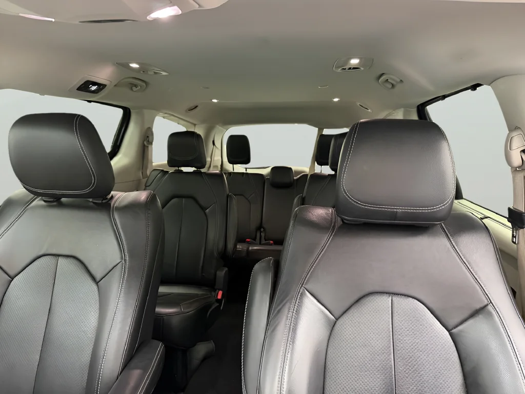 Used 2022 Gray Chrysler Touring L image 14
