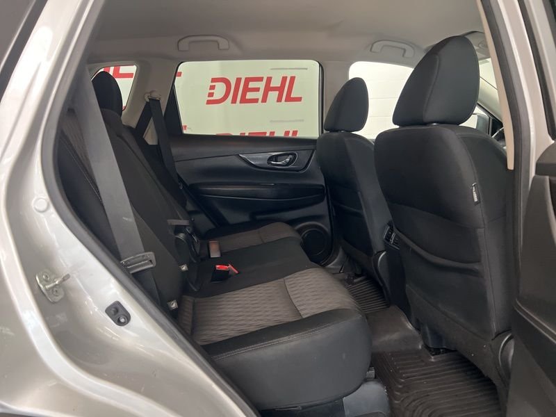Used 2018 Silver Nissan SV image 10
