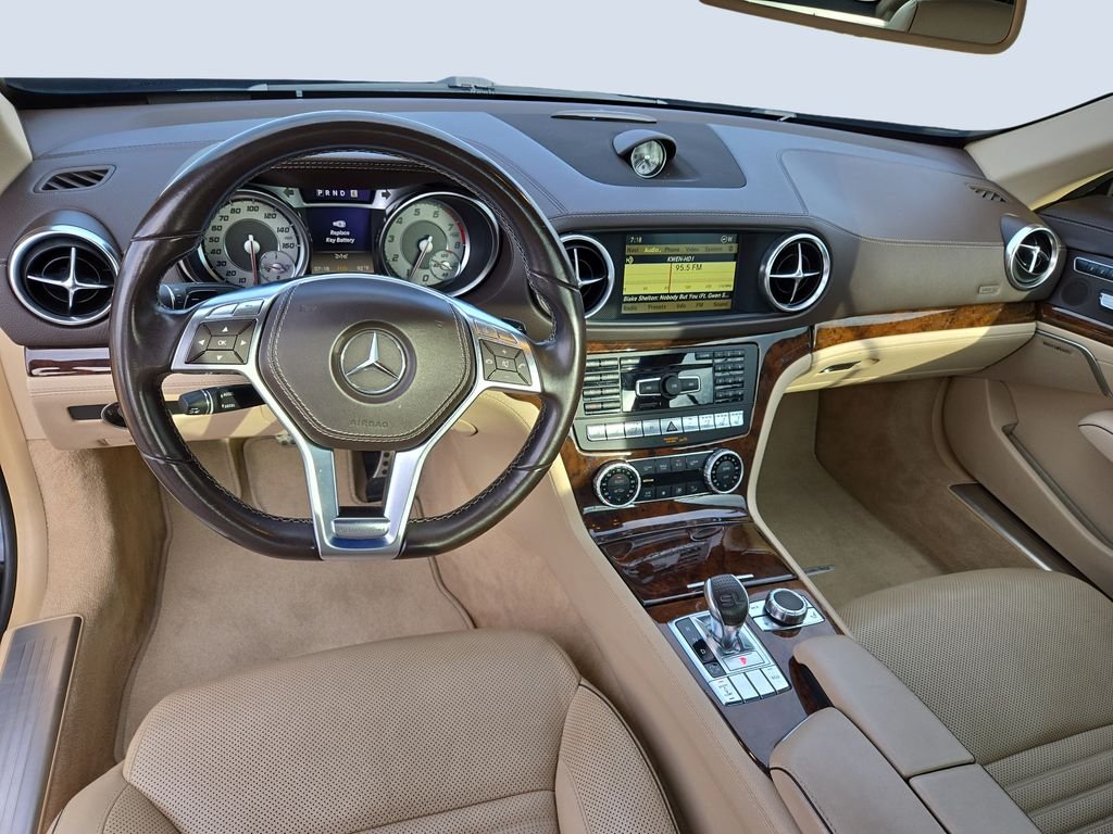 Used 2013 Black Mercedes-Benz SL 550 image 9