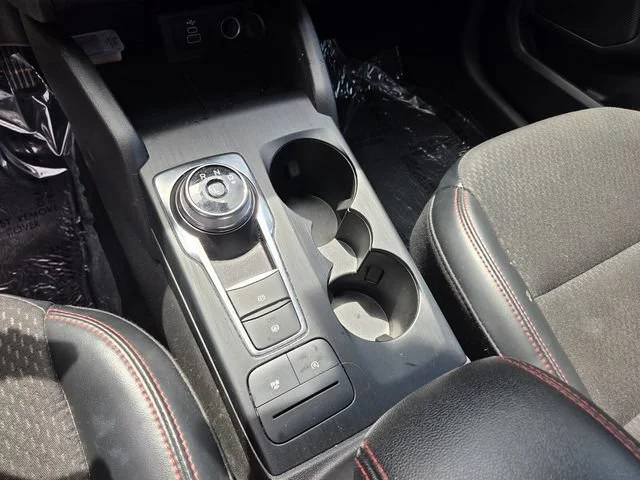 2025 Ford Escape ST-Line - Photo 24