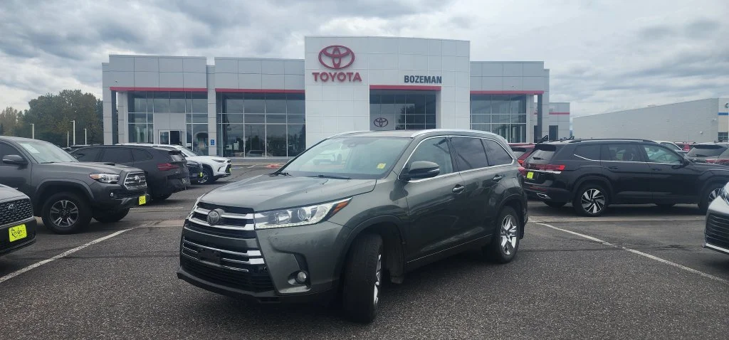 Used 2018  Toyota  image 1