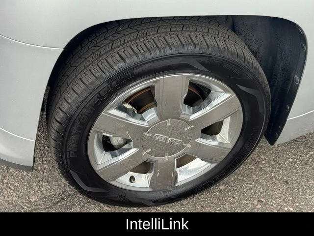 Used 2013 Silver GMC Denali image 11
