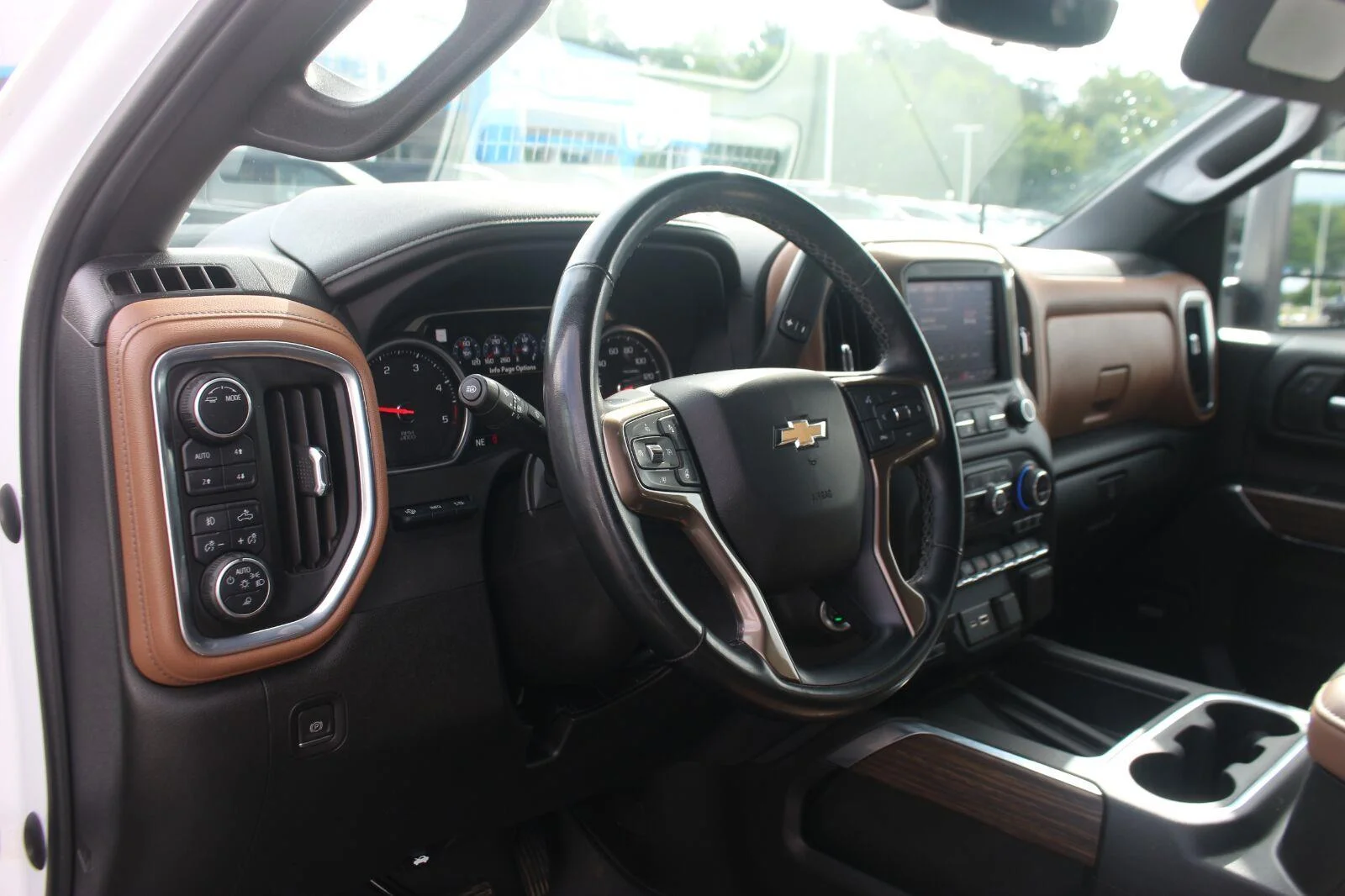 Used 2023 SUMMIT WHITE Chevrolet High Country image 18