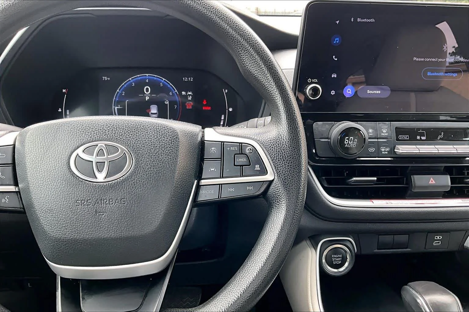 Used 2025 Wind Chill Pearl Toyota LE image 25