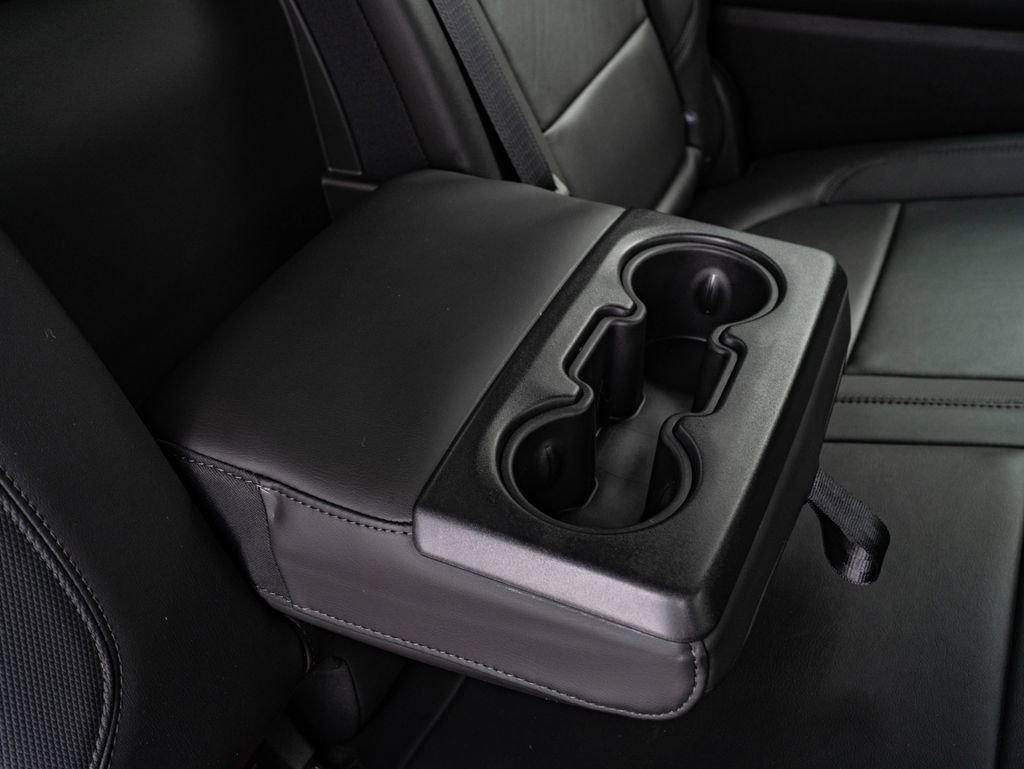 Used 2022 Iridescent Pearl Tricoat Chevrolet High Country image 43