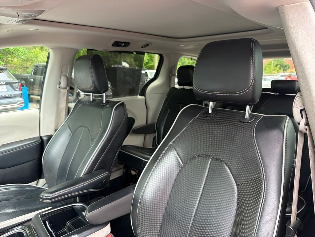 Used 2023 Gray Chrysler Limited image 21