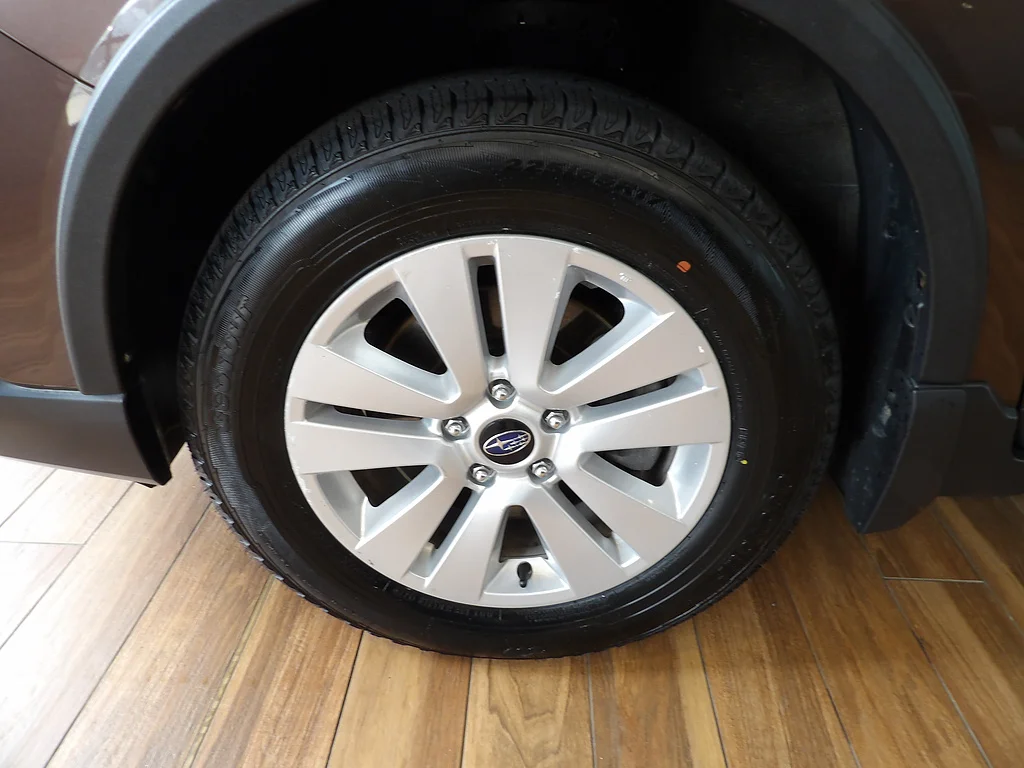 Used 2019 Cinnamon Brown Pearl Subaru 2.5i Premium image 10