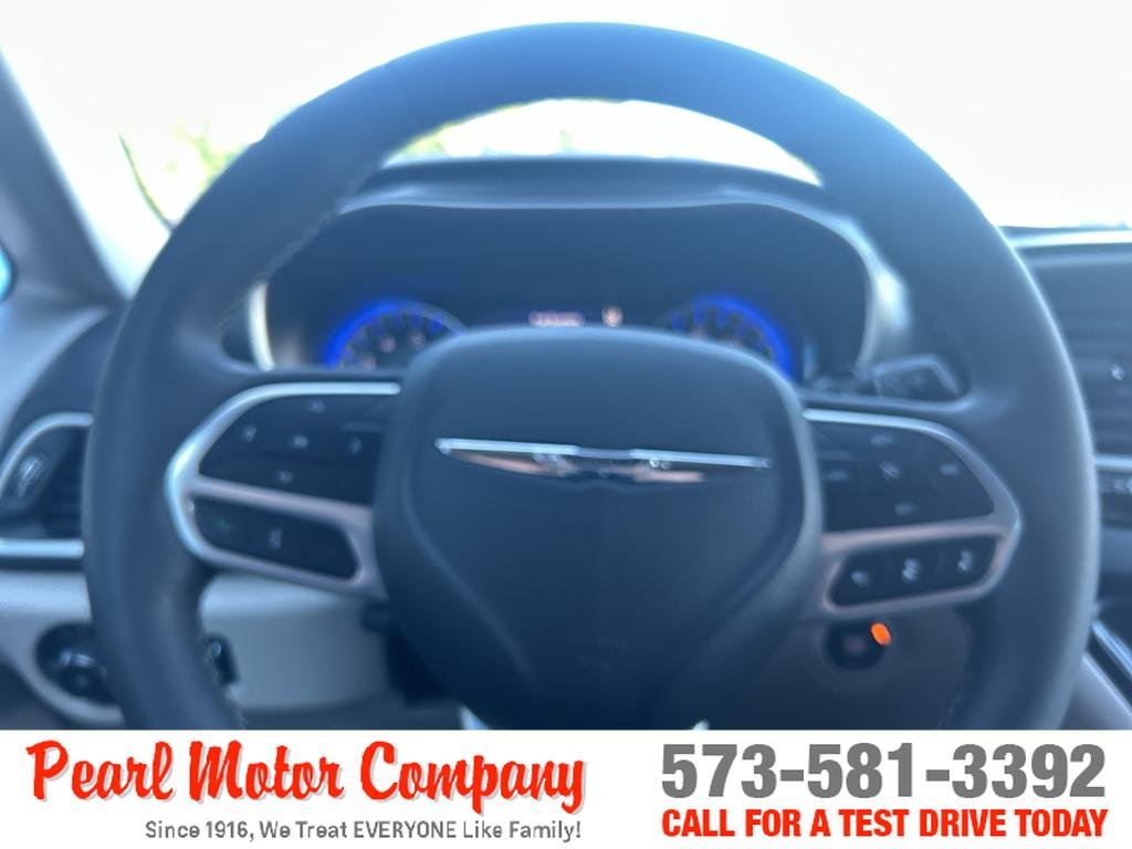 2024 Chrysler Pacifica Touring L - Photo 13
