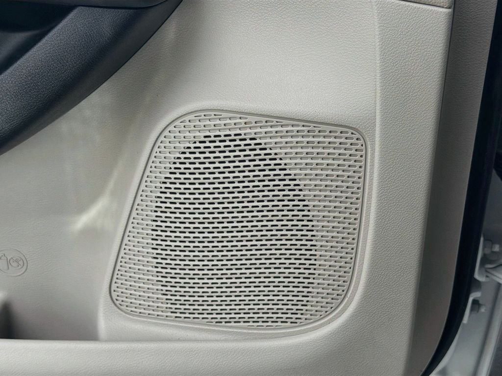 Used 2024 Bright White Clearcoat Chrysler Touring L image 19