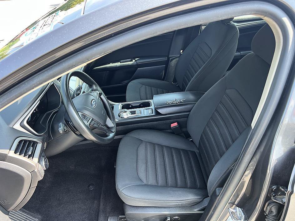 Used 2019 Magnetic Ford SE image 13