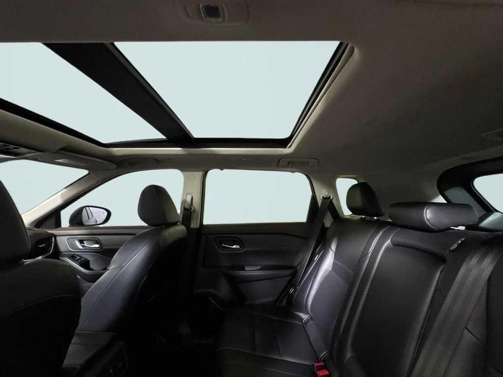 Used 2023 Super Black Nissan SV image 13