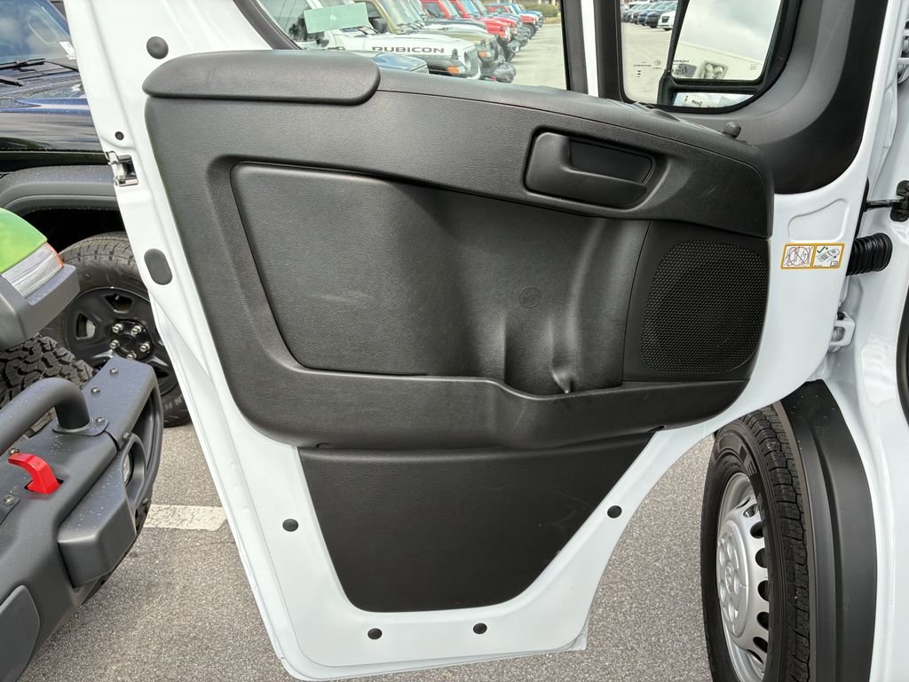 New 2026 Bright White Clear-Coat Exterior Paint Ram Base image 10