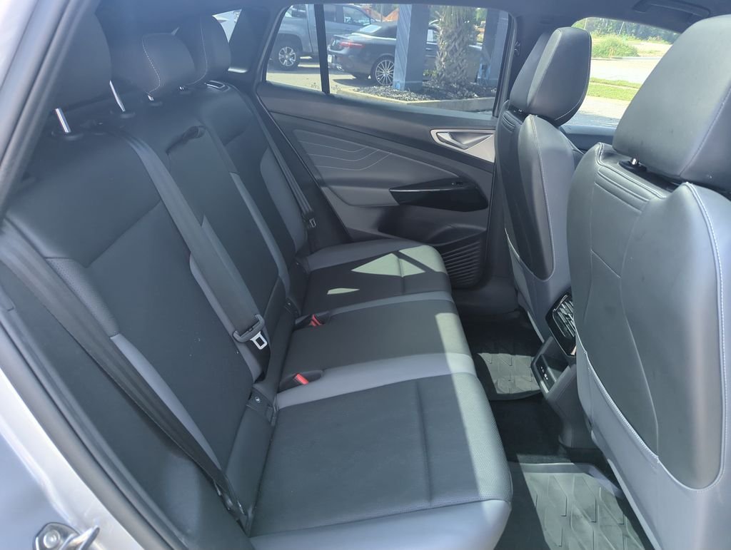 Used 2023 Silver Volkswagen Pro S image 34