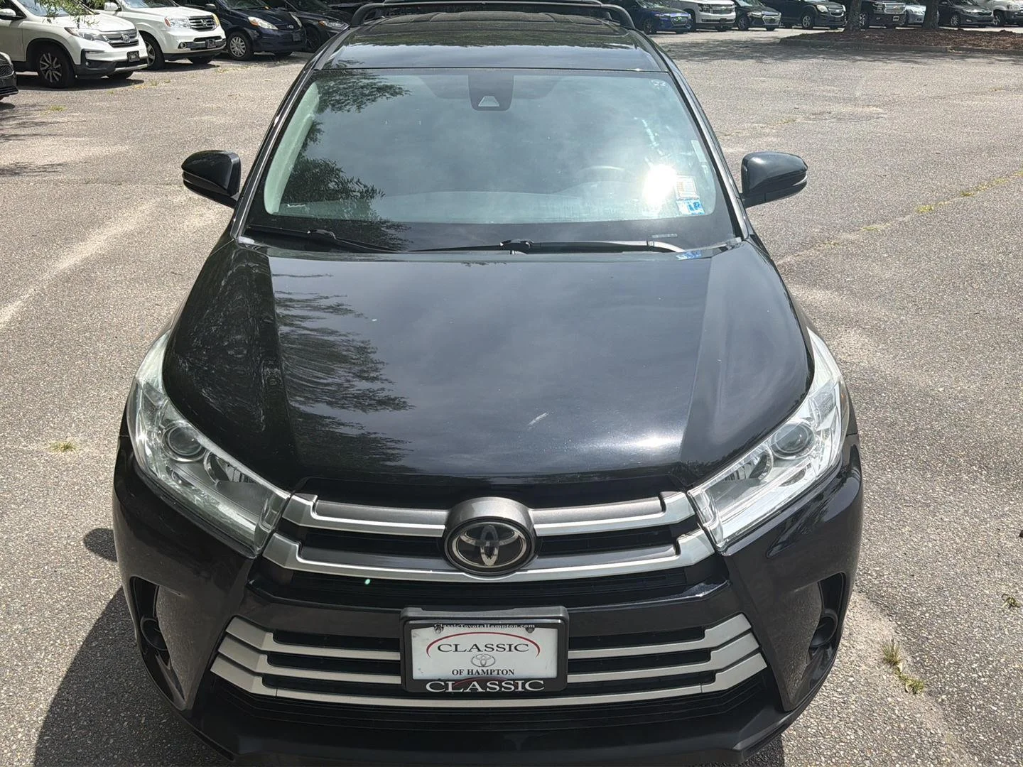 Used 2019  Toyota LE image 9