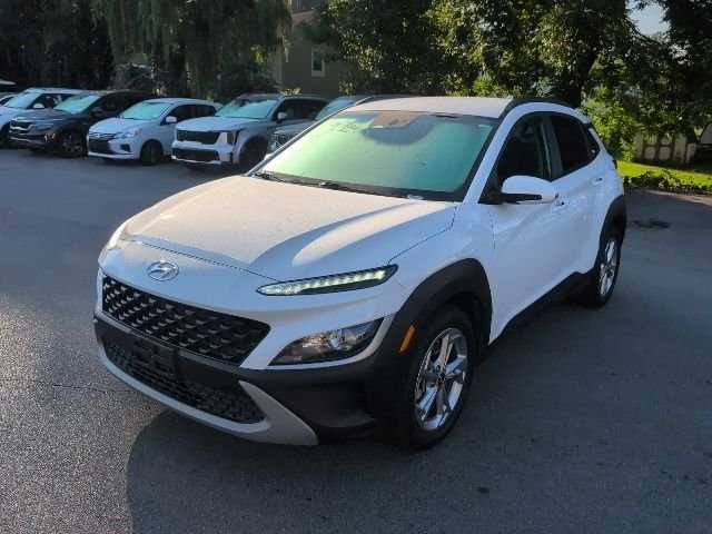 Used 2023 White Hyundai SEL image 3