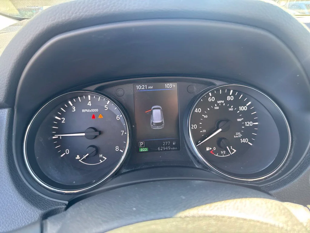 Used 2020 Black Nissan SL image 7