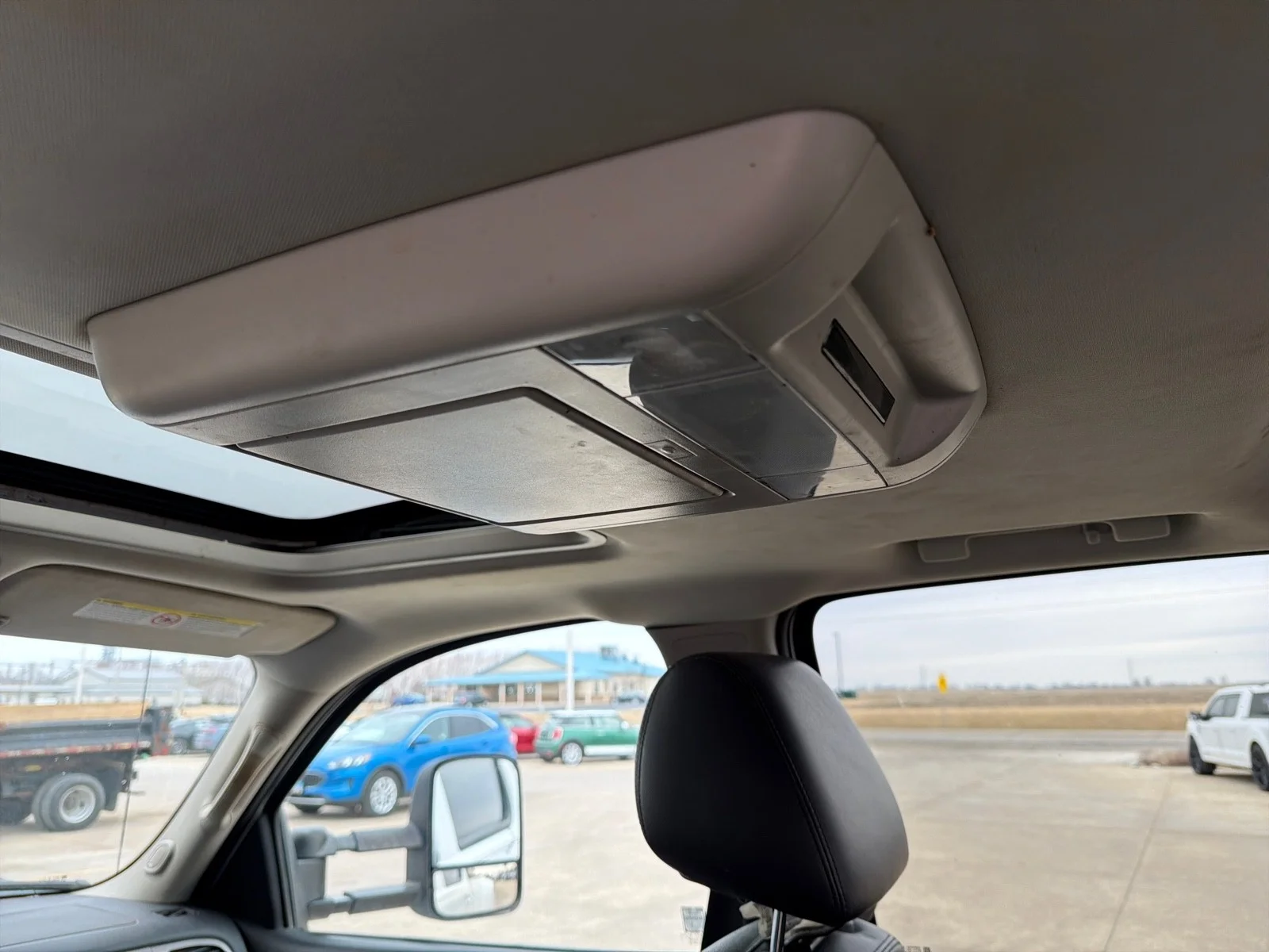 Used 2014 Summit White Chevrolet LTZ image 21