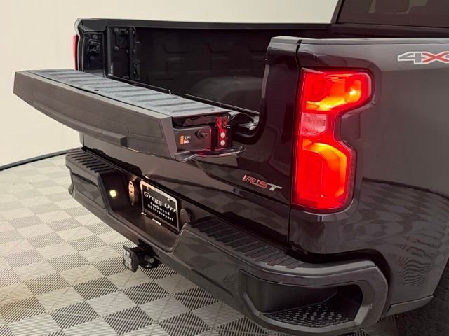 Used 2022 Dark Ash Metallic Chevrolet RST image 19