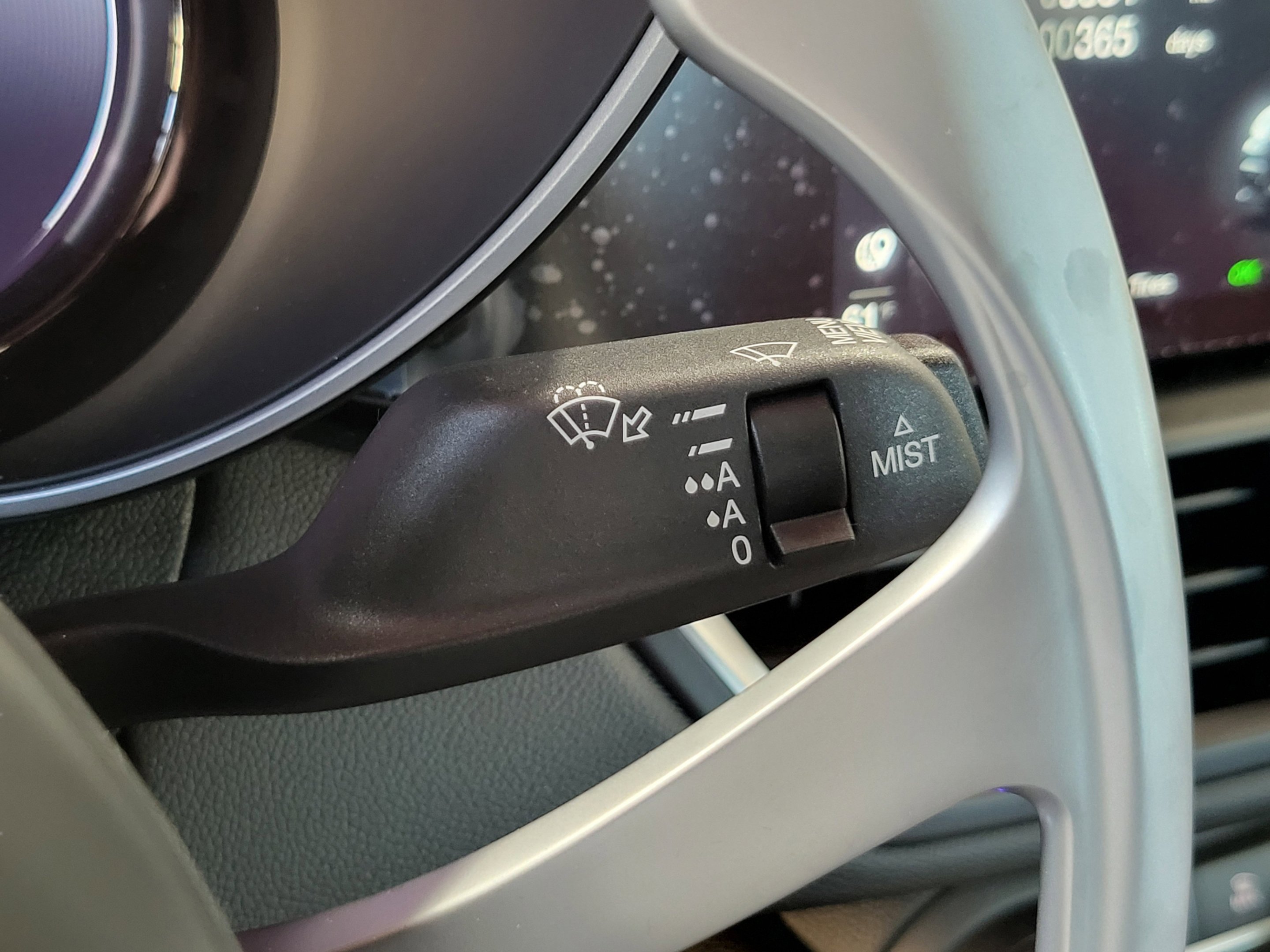New 2025 Moonlight Gray Metallic Alfa Romeo  image 62