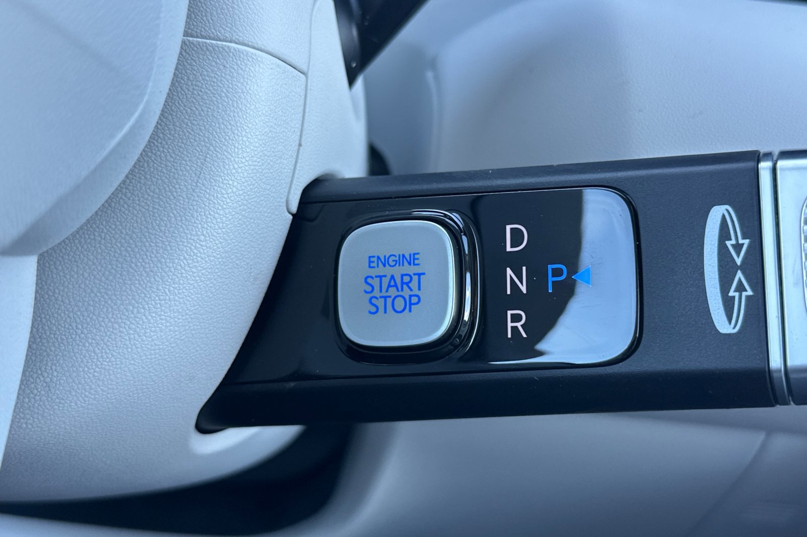 New 2026 Creamy White Pearl Hyundai SEL 8P image 24