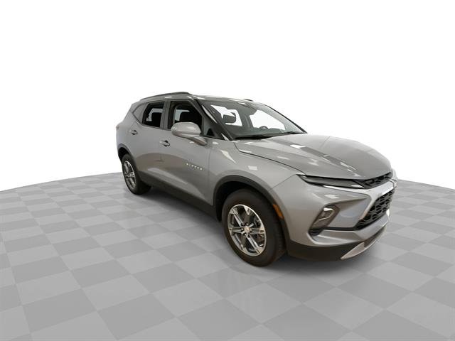 2024 Chevrolet Blazer 2LT, photo 2 of 12
