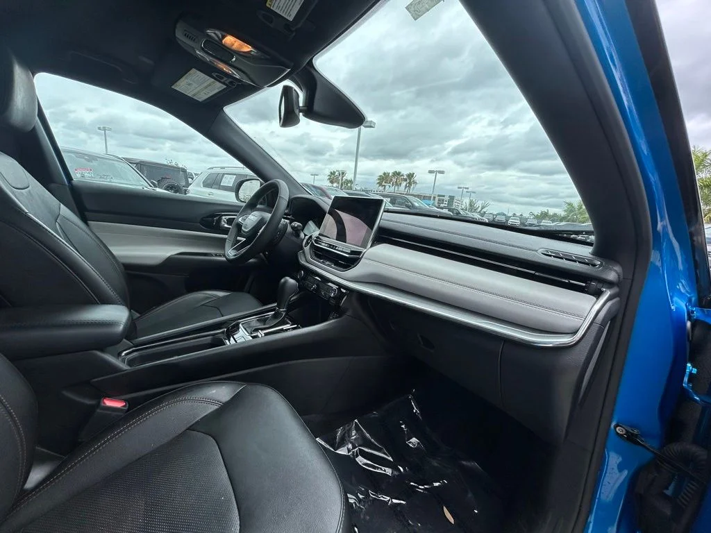 Used 2023 Blue Jeep Limited image 33