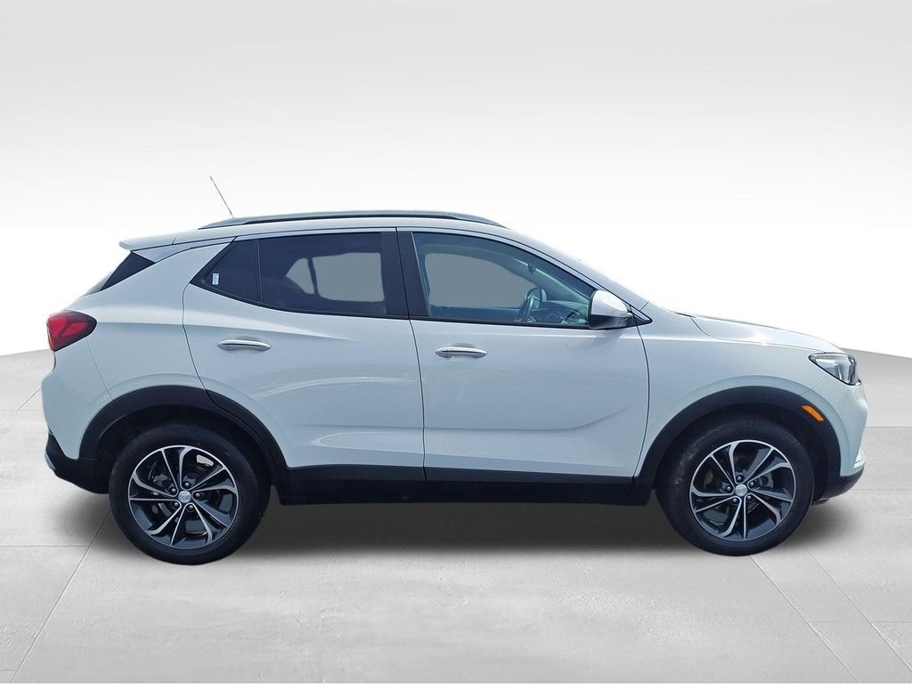 Used 2022 White Buick Select image 6