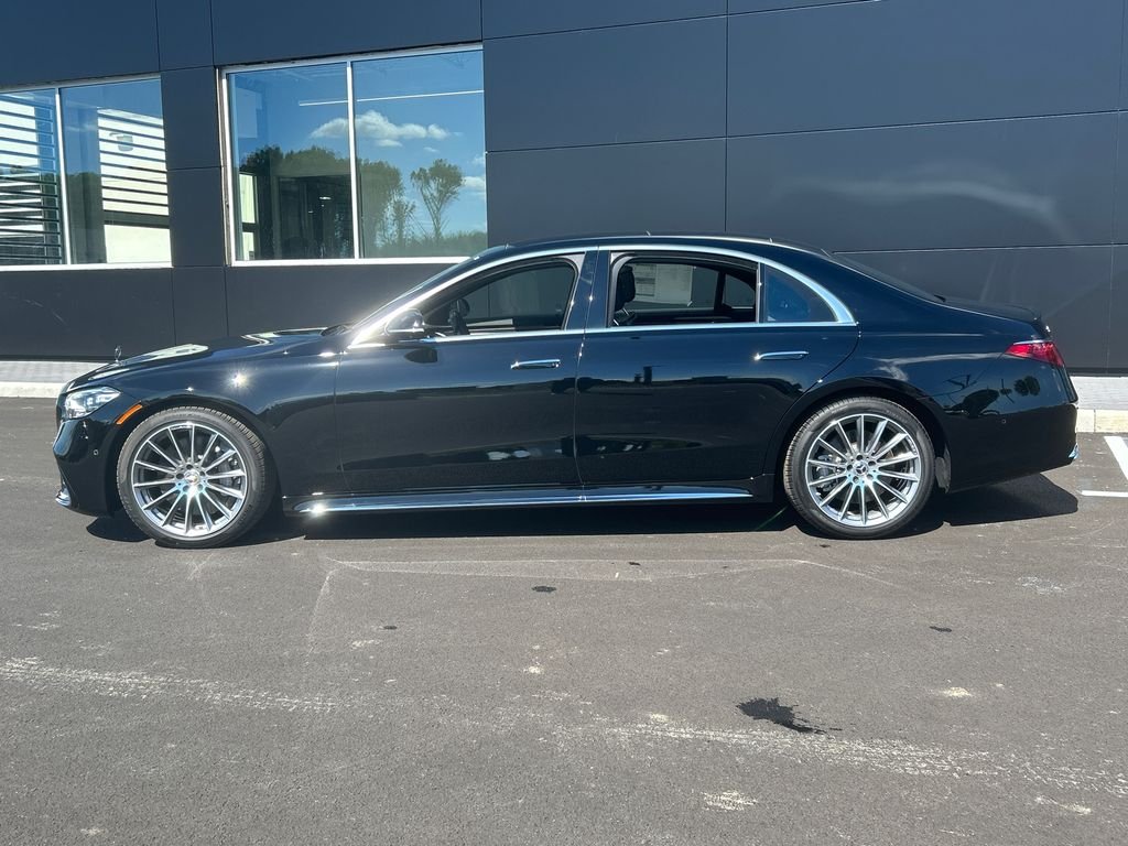 New 2026 Black Mercedes-Benz S580 image 4