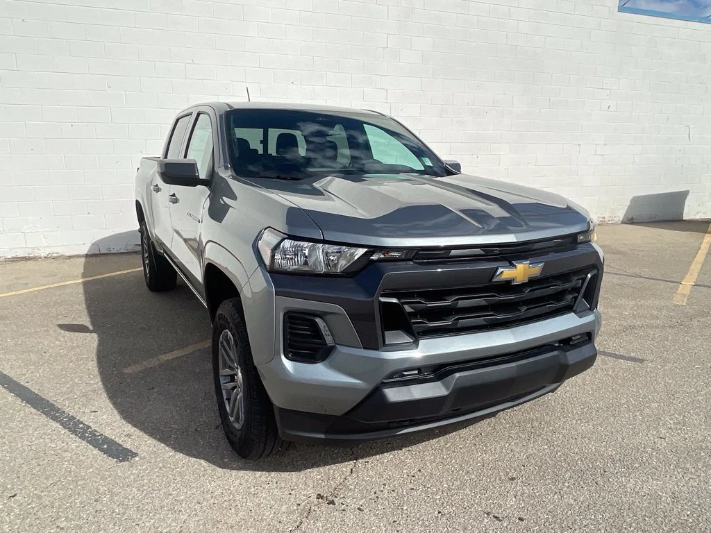 New 2026 Sterling Gray Metallic Chevrolet LT image 9