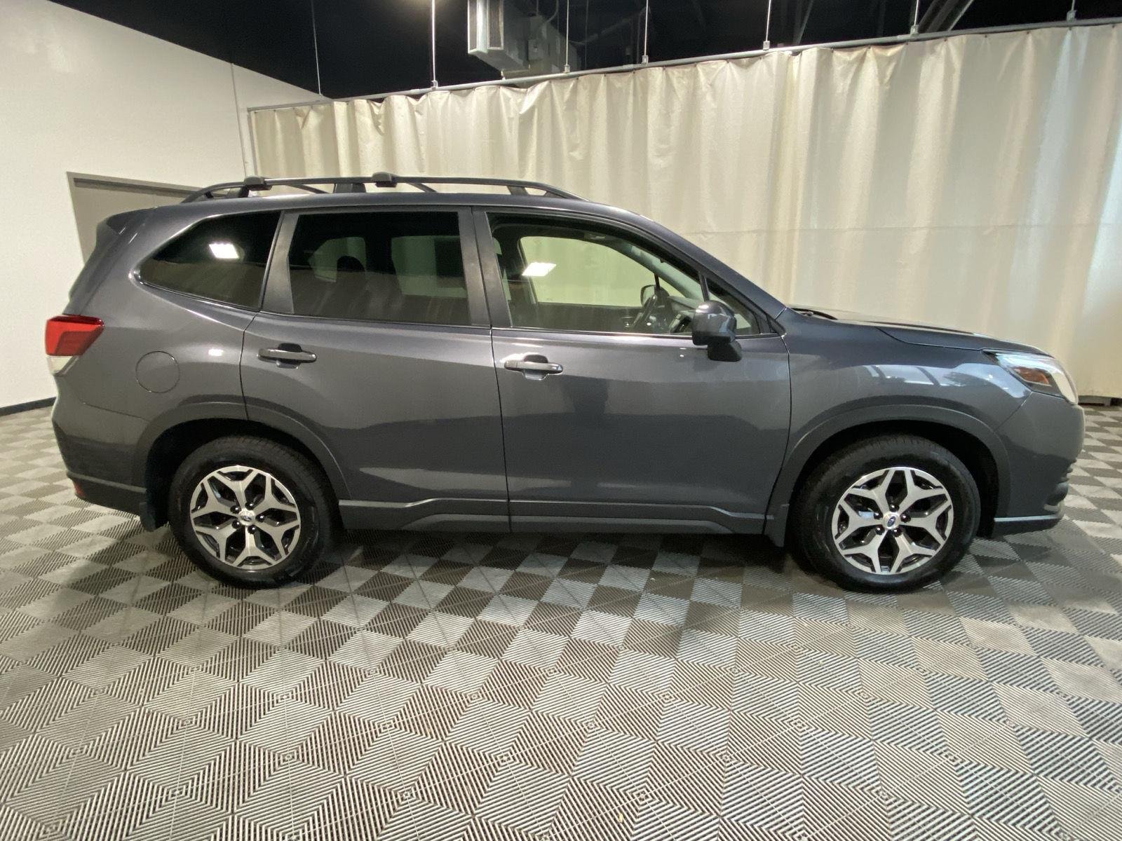 Used 2022 Magnetite Gray Metallic Subaru Premium image 9