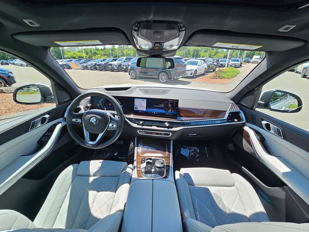 Certified Used 2026 Mineral White Metallic BMW xDrive40i image 9