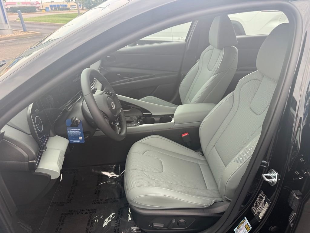 New 2026 Abyss Black Hyundai Limited image 4